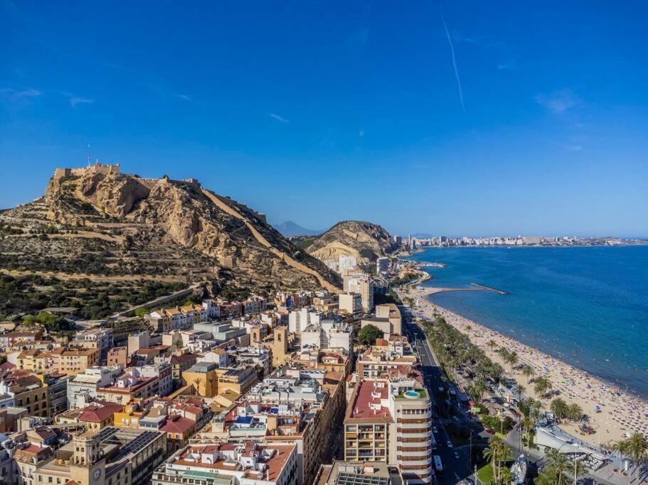 Marieta Apartment By The Castle With Ac 阿利坎特 外观 照片